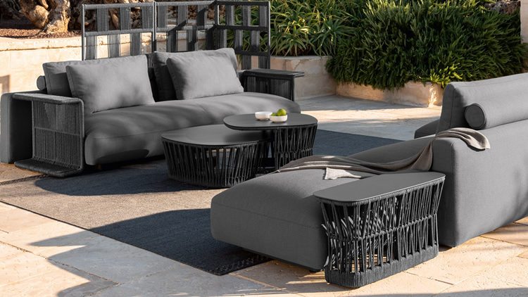 Divani, tavoli e arredo giardino